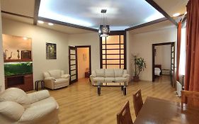 Two-Bedroom Apartment In The Heart Of Kyiv